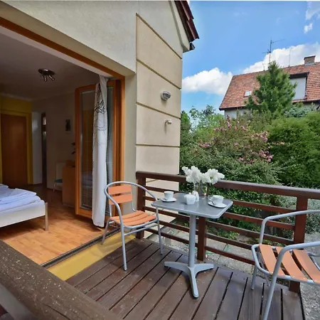 Hotel Garni Pod Skalkou 3*