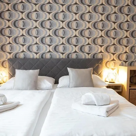 Hotel Garni Pod Skalkou 3*