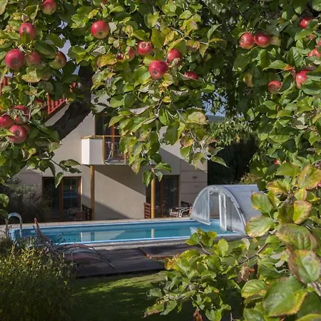 Hotel Garni Pod Skalkou