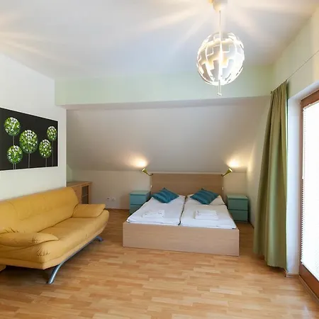 بيت ضيافة Garni Pod Skalkou 3*