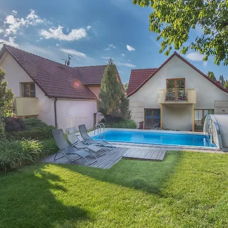 Guest house Hotel Garni Pod Skalkou 3*