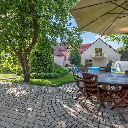 Hotel Garni Pod Skalkou 3*