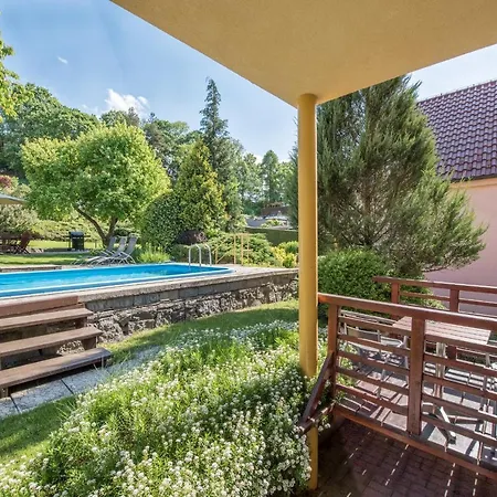 Garni Pod Skalkou Pensionat 3*