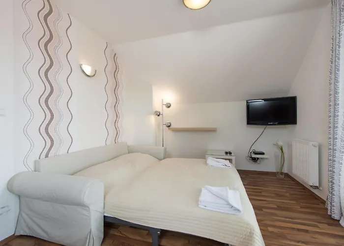 Hotel Garni Pod Skalkou Guest house