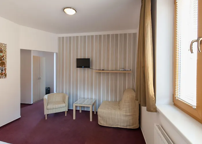 Hotel Garni Pod Skalkou 3*