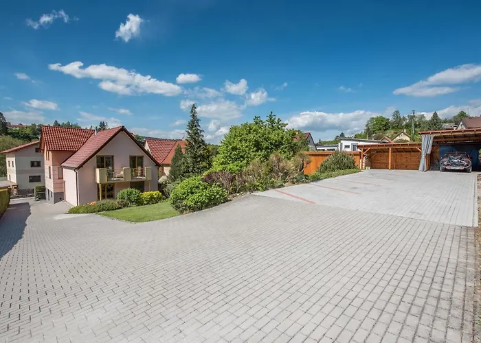 Hotel Garni Pod Skalkou Guest house